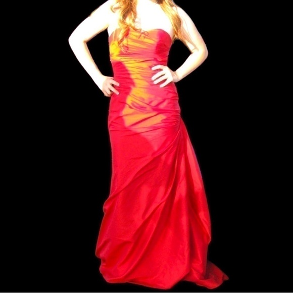 ELEGANT SZ 4 custom made Red strapless evening gown - Picture 15 of 15